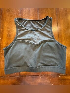 Sexy Yet Savage sz M gray sports bra